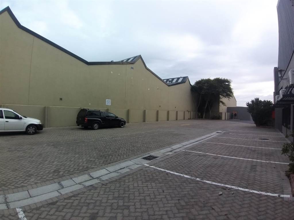 368  m² Commercial space in Milnerton photo number 18