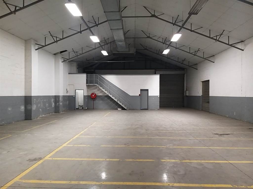 368  m² Commercial space in Milnerton photo number 12
