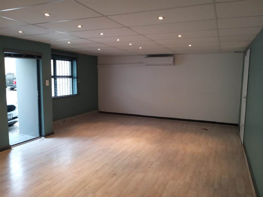 368  m² Commercial space in Milnerton photo number 6