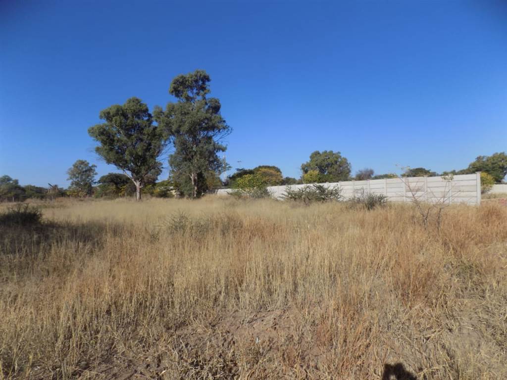 2135 m² Land available in Ladanna photo number 1