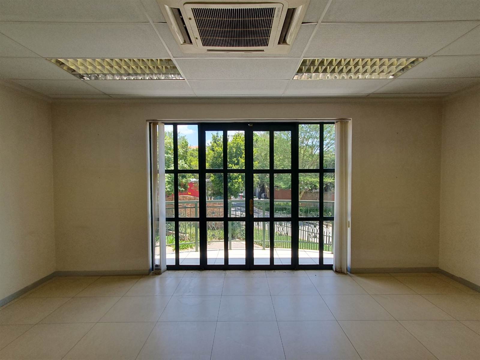 195  m² Commercial space in Bryanston photo number 5