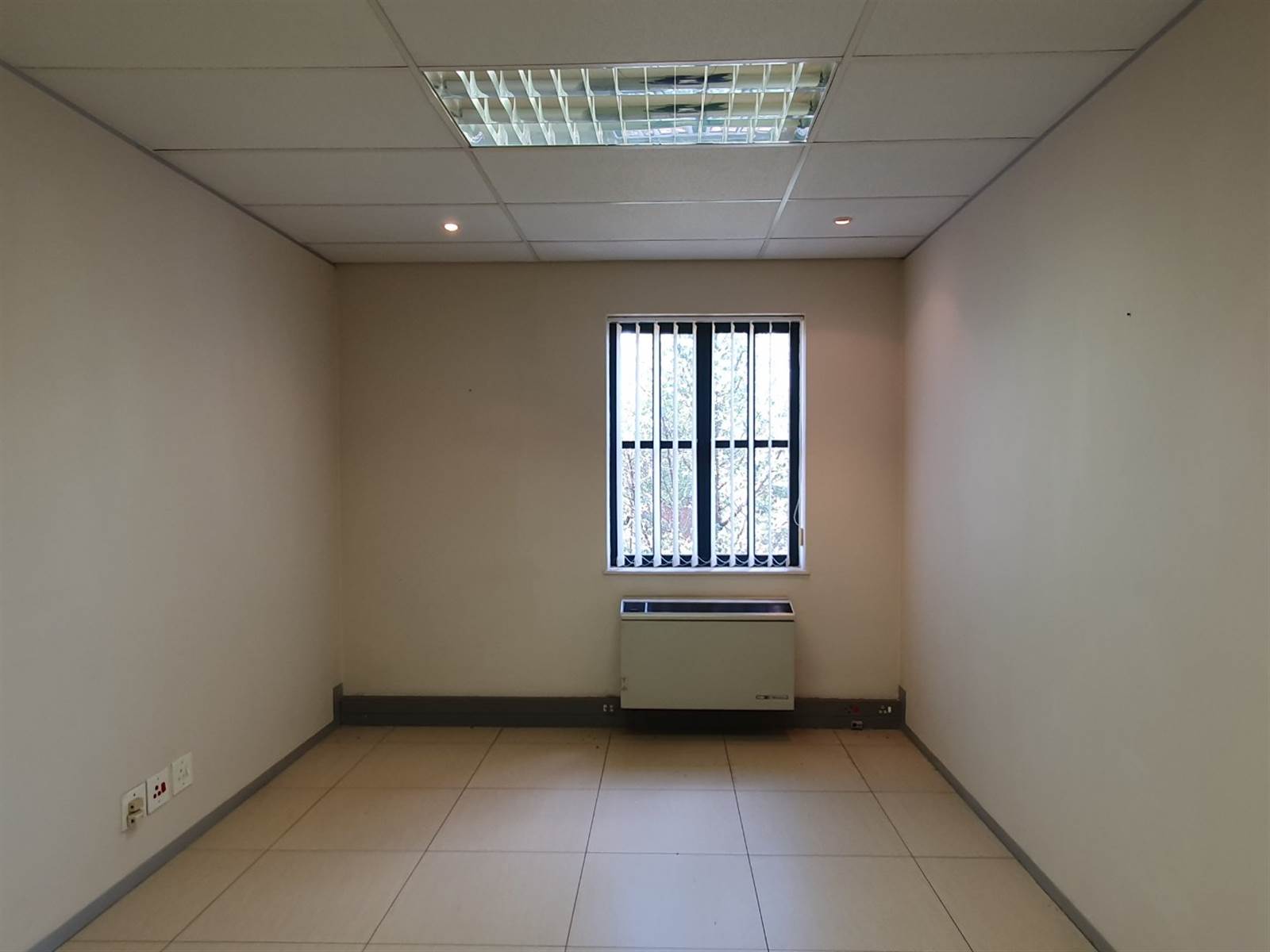 195  m² Commercial space in Bryanston photo number 7