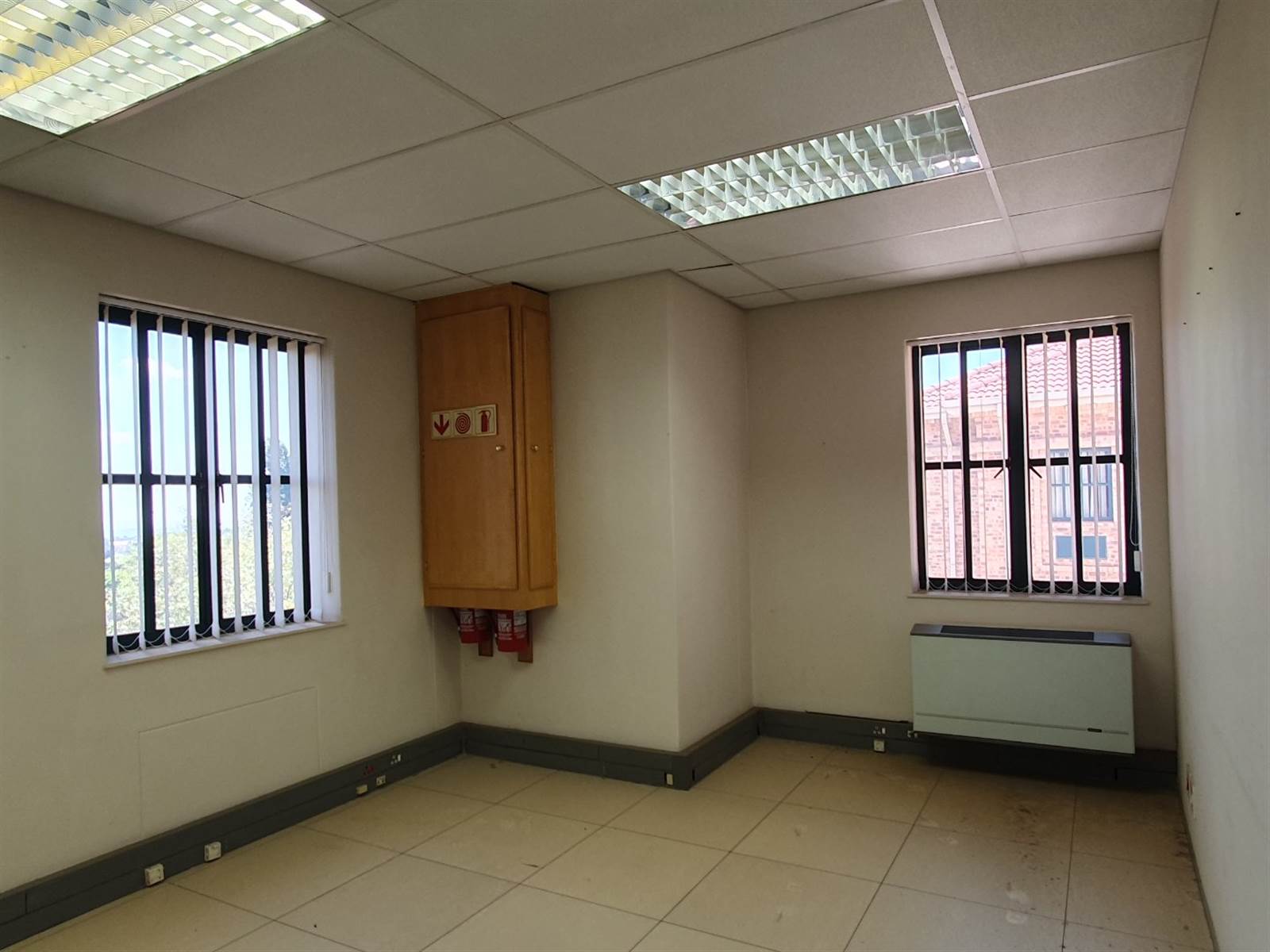 195  m² Commercial space in Bryanston photo number 11