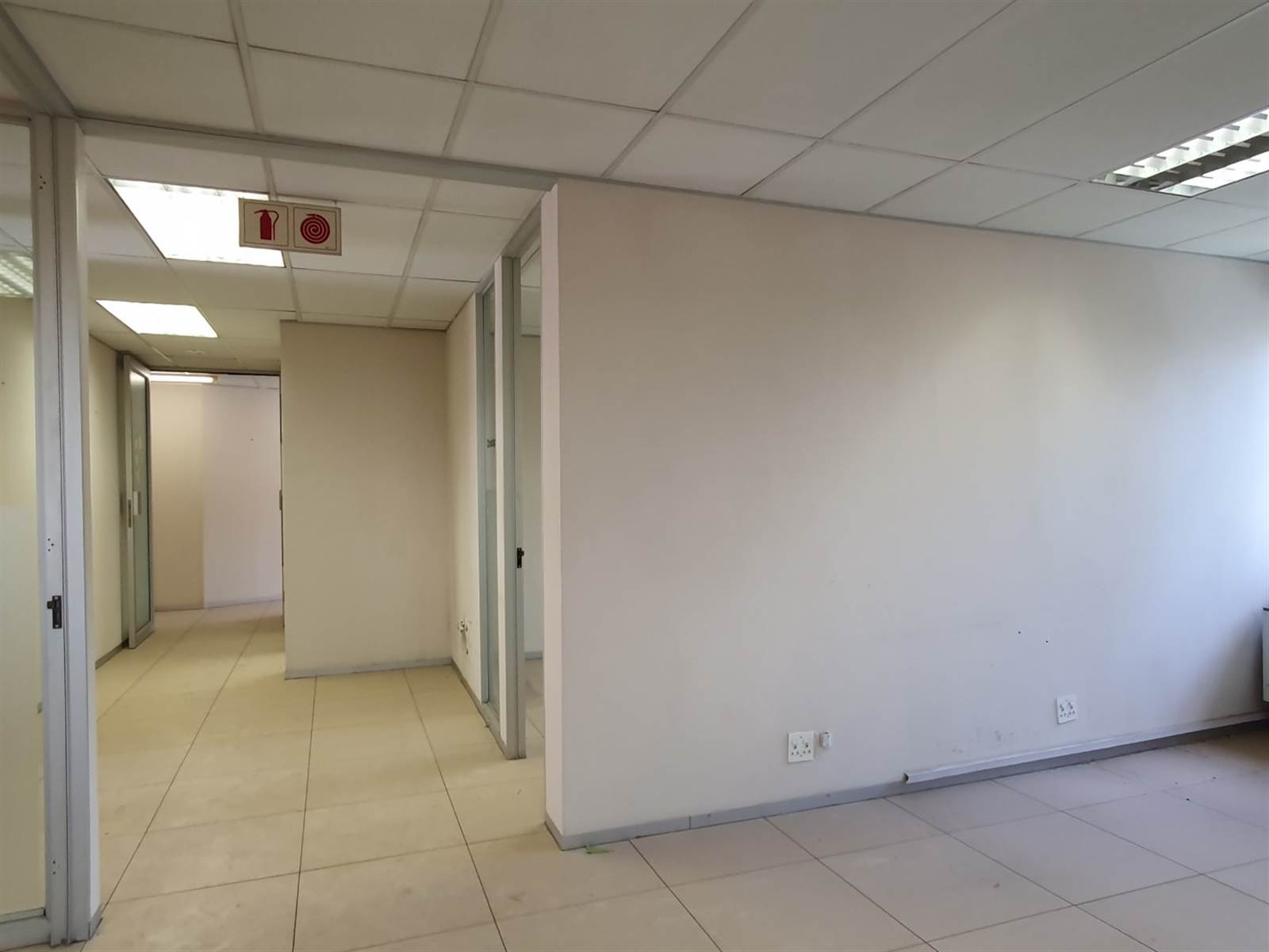 195  m² Commercial space in Bryanston photo number 13