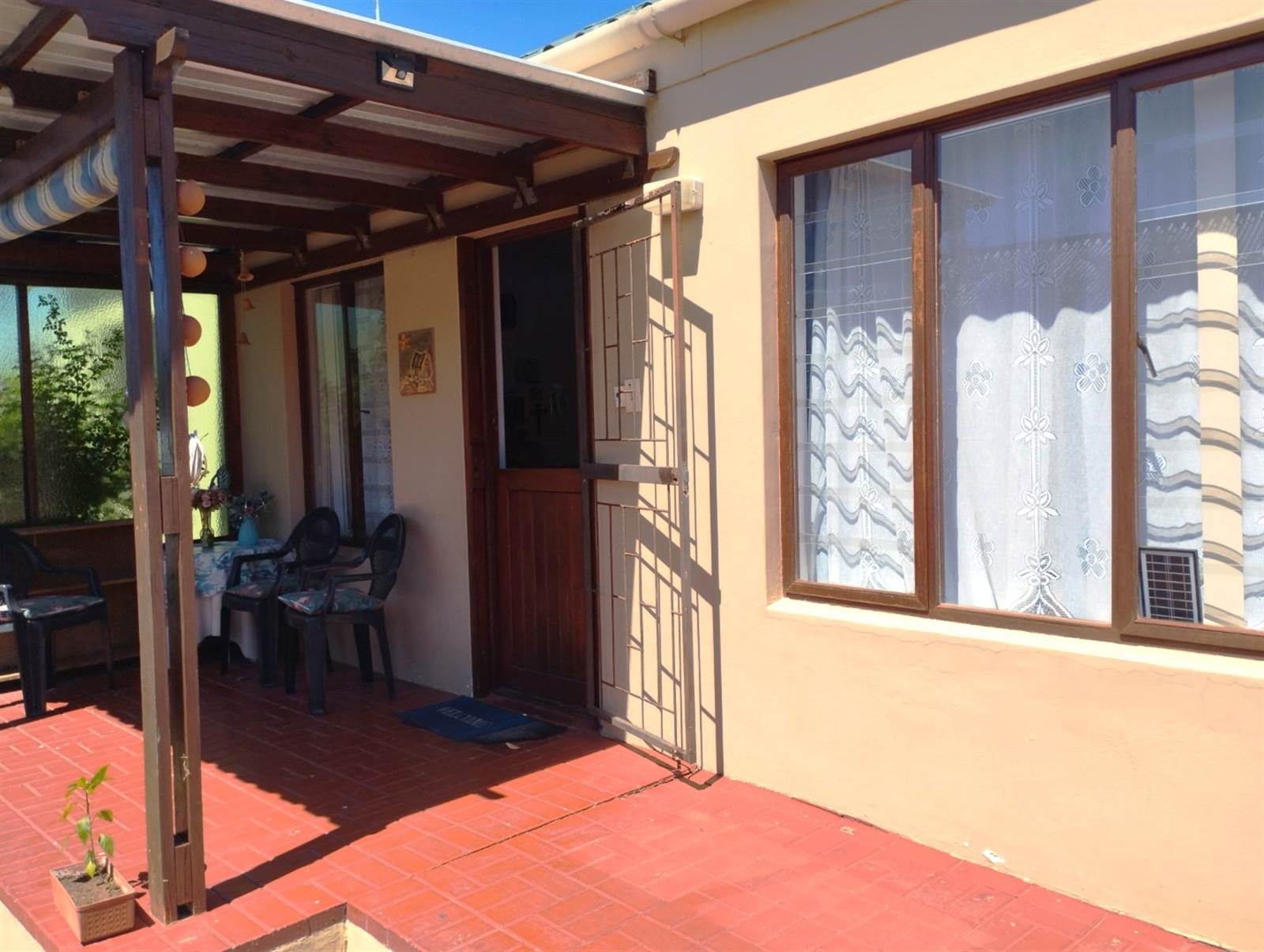 2 Bed Townhouse in Stilbaai photo number 1