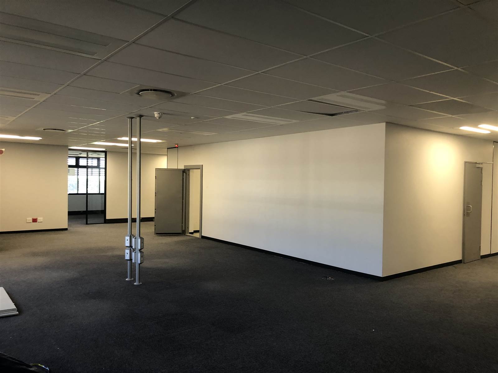 605  m² Commercial space in Somerset Park photo number 7