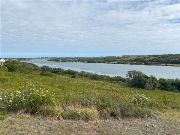 1 105 m² Land 1 105 m² Land