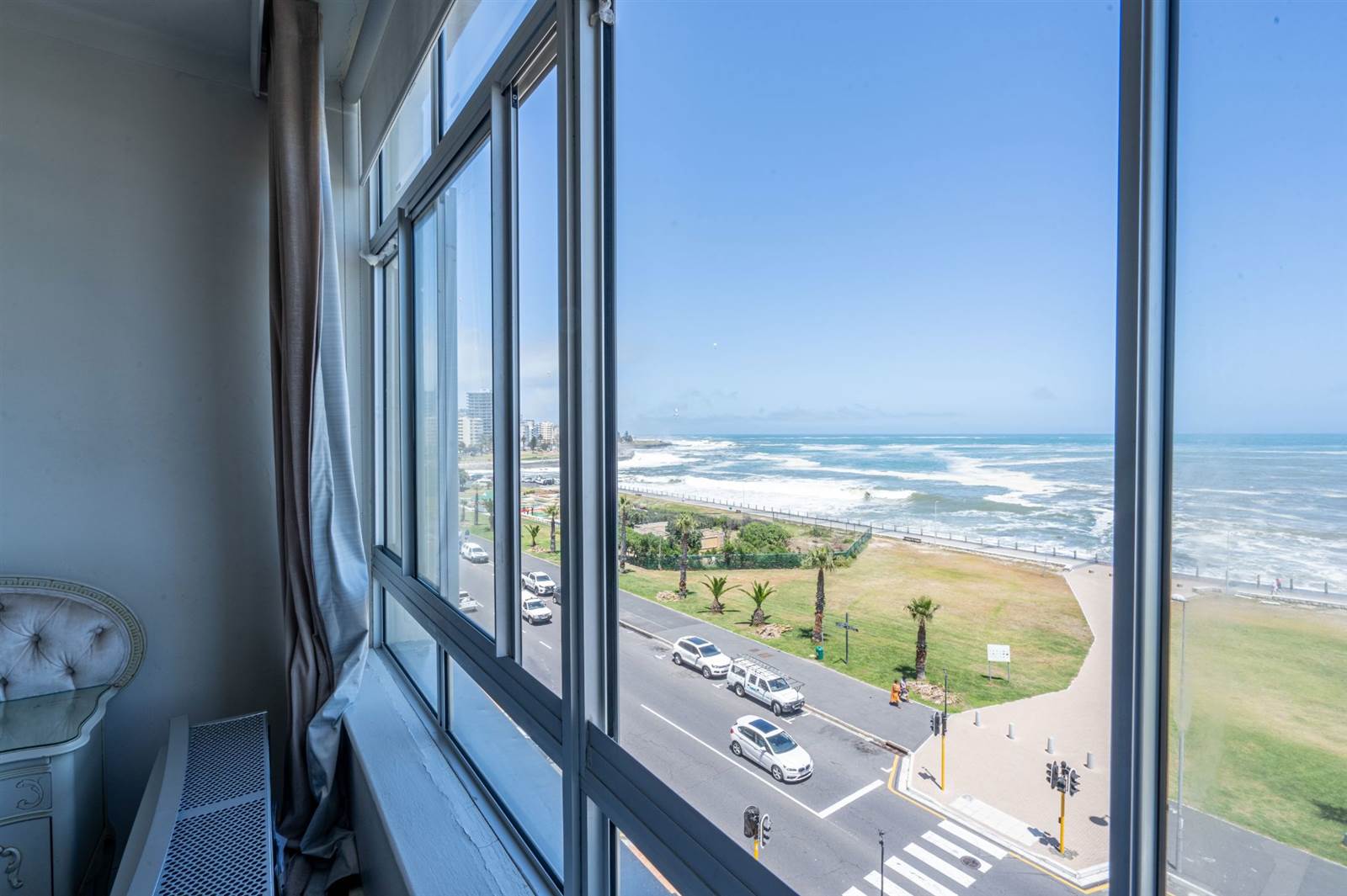 1 Bed Apartment in Mouille Point photo number 13