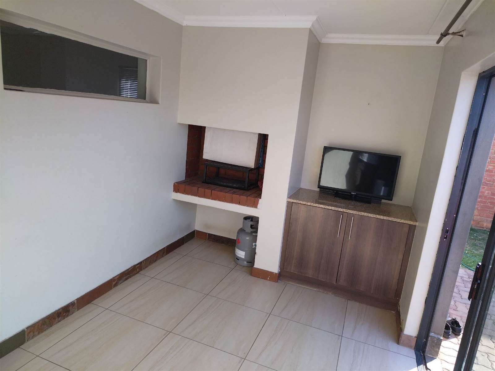 2 Bed Apartment in Andeon AH photo number 13