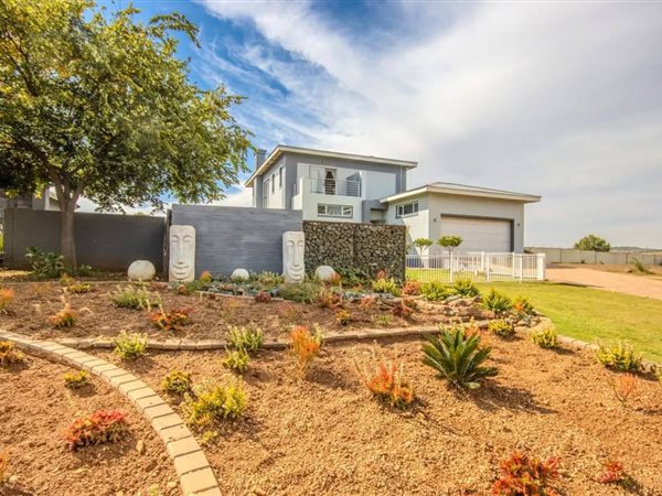 3 Bedroom House 3 Bedroom House