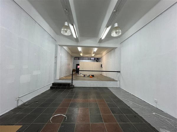 98  m² Retail Space