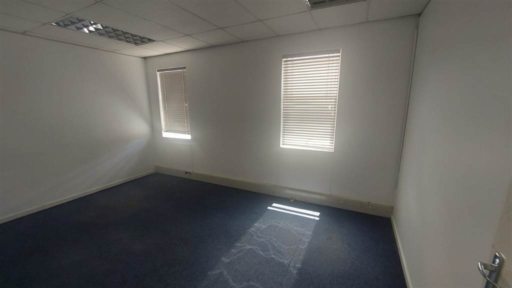 169  m² Commercial space in Durbanville Central photo number 8