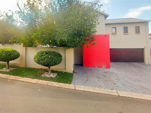 4 Bedroom House 4 Bedroom House