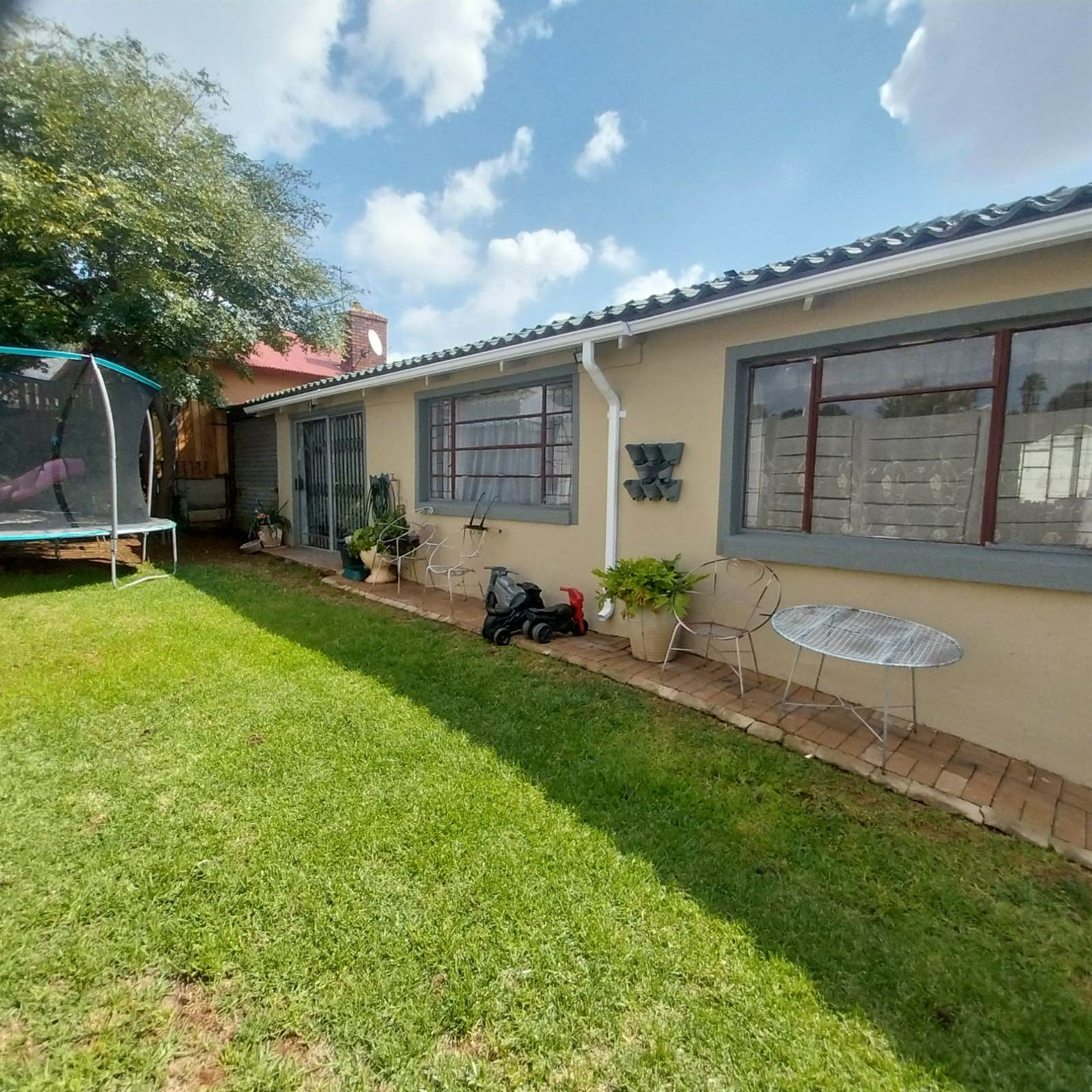 2 Bed House in Johannesburg Central and CBD photo number 9