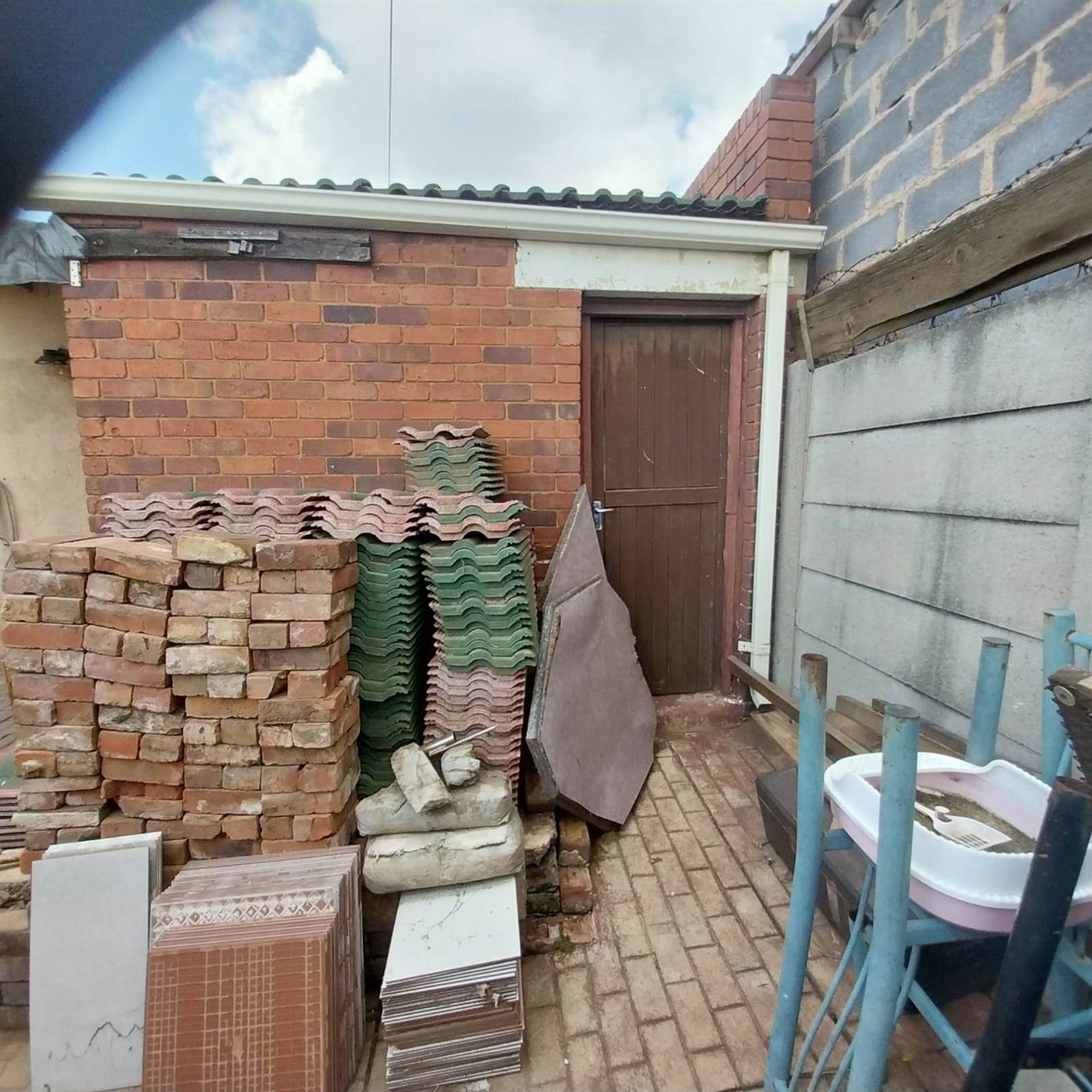 2 Bed House in Johannesburg Central and CBD photo number 6