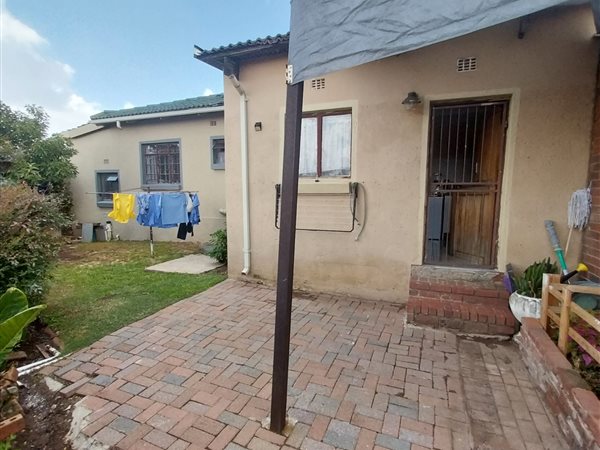 2 Bed House in Johannesburg Central and CBD
