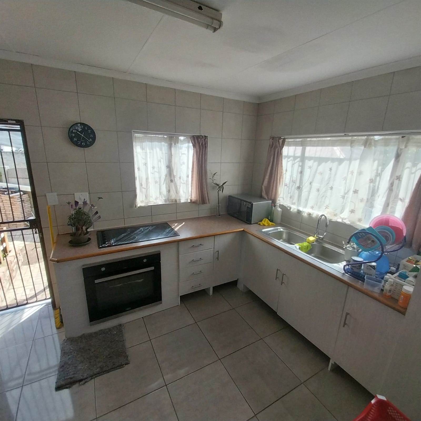 2 Bed House in Johannesburg Central and CBD photo number 30