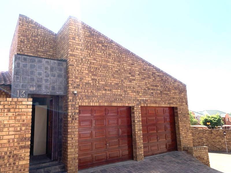 2 Bed Townhouse in Meyersdal photo number 12