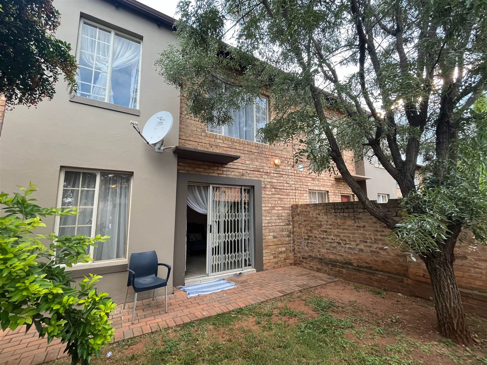 3 Bed Townhouse in Hazeldean (Silverlakes Surroundings) photo number 14