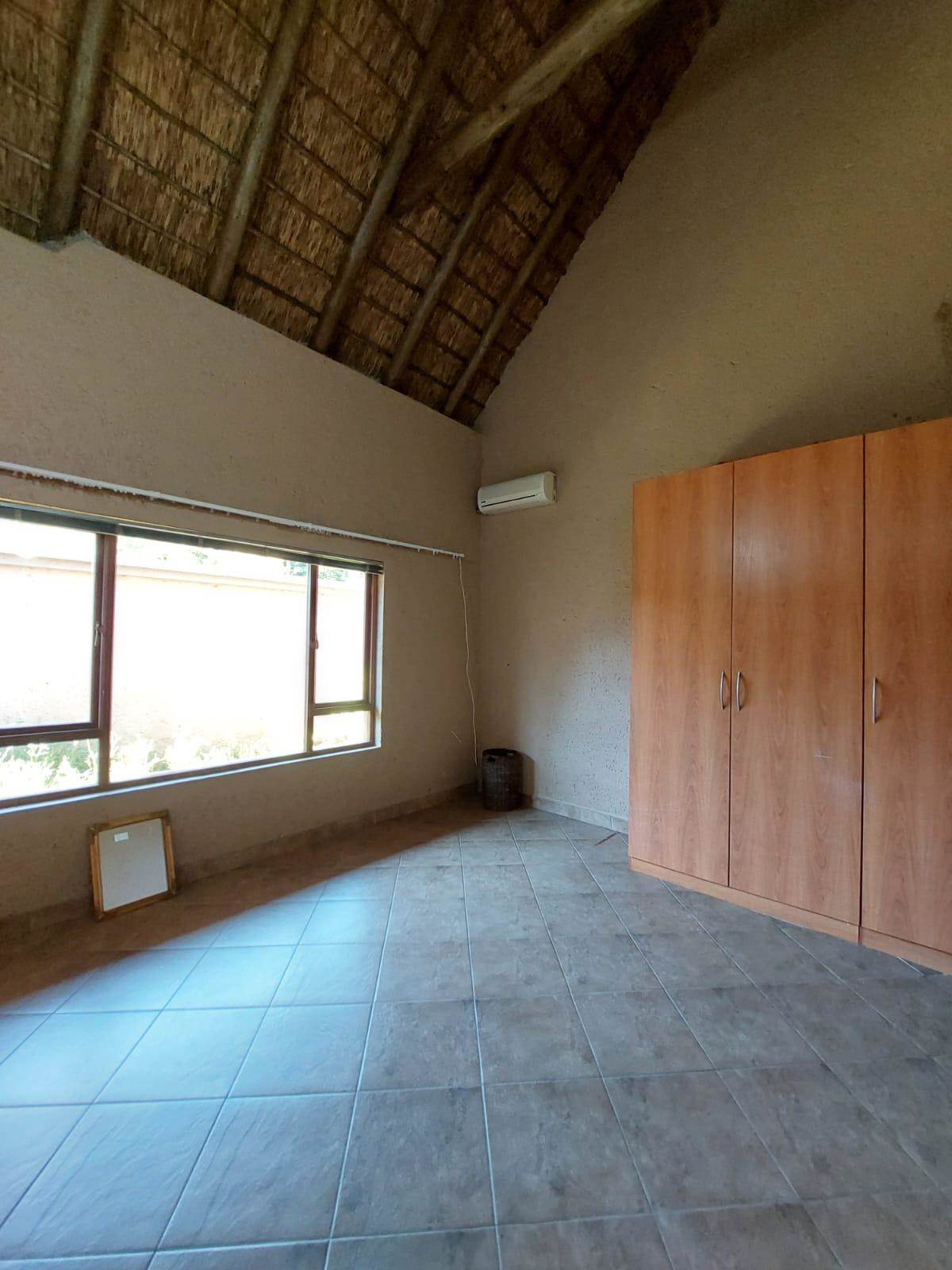 1 Bed Garden Cottage in Kameelfontein and surrounds photo number 8