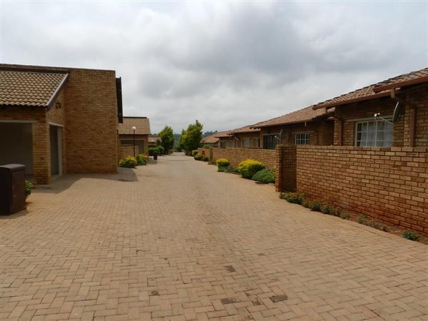 3 Bedroom Townhouse 3 Bedroom Townhouse