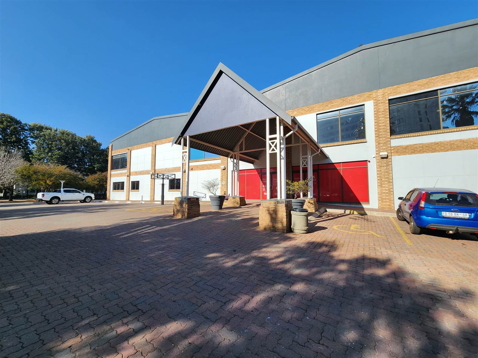 3162  m² Commercial space in Lambton photo number 1