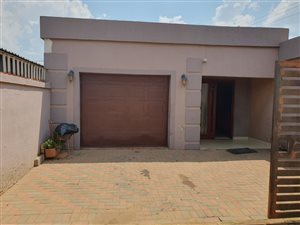2 Bed House in Etwatwa