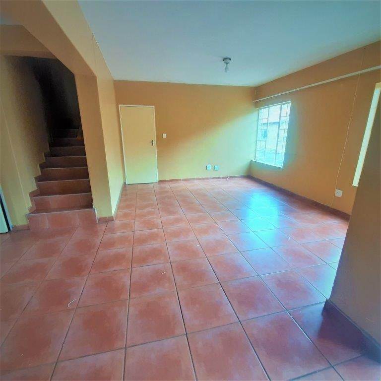 3 Bed Duplex in Waterval East photo number 8