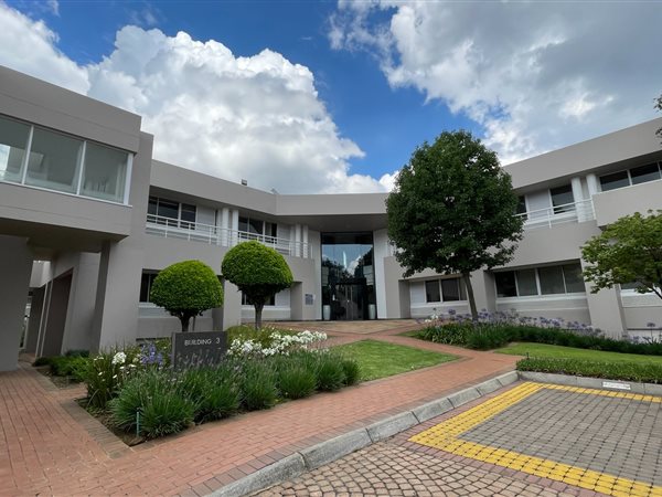 760  m² Commercial space in Woodmead