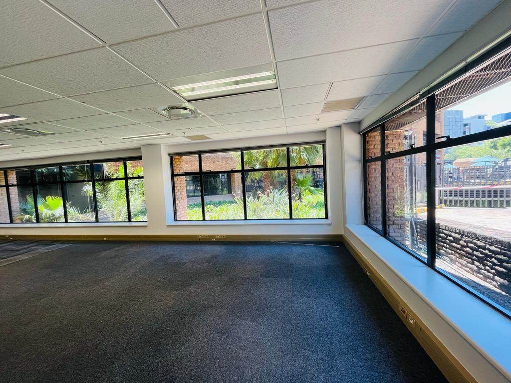 332  m² Commercial space in Sandown photo number 12