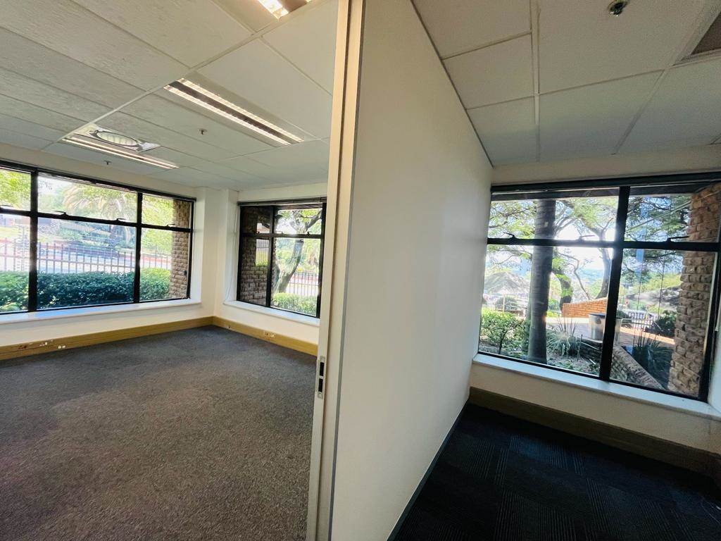332  m² Commercial space in Sandown photo number 4