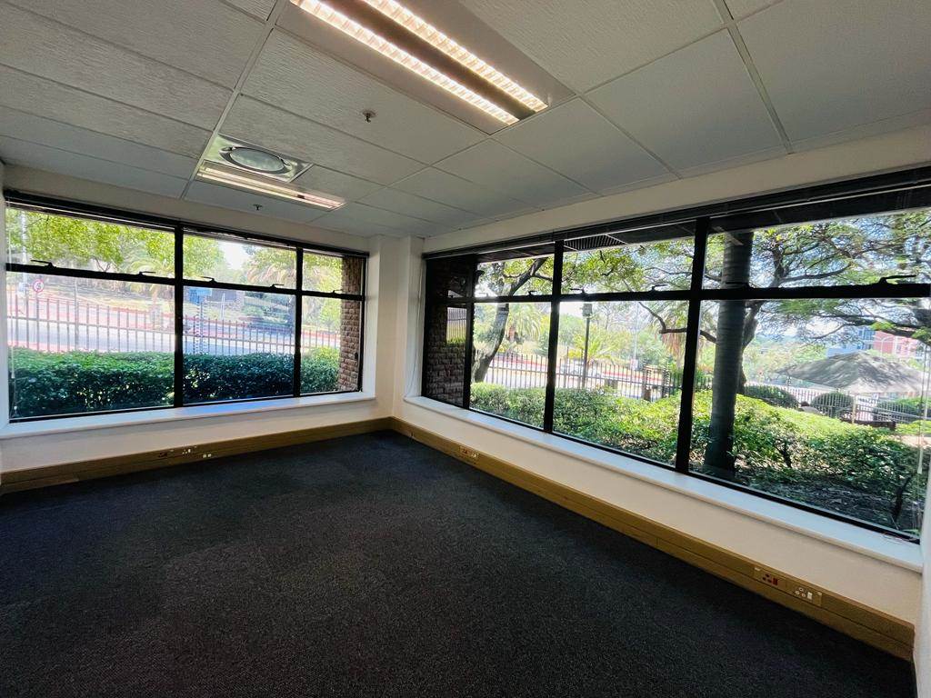 332  m² Commercial space in Sandown photo number 2