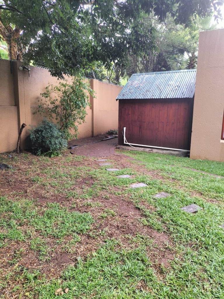 3 Bed Townhouse in Douglasdale photo number 15