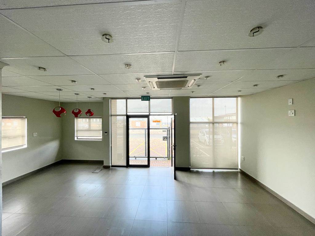 850  m² Commercial space in Secunda photo number 6