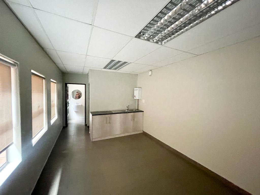 850  m² Commercial space in Secunda photo number 13