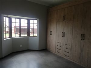3 Bed Townhouse in Boschkop