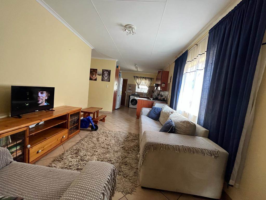 2 Bed House in Randfontein photo number 4