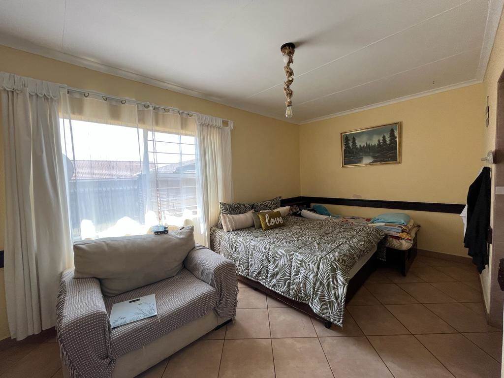2 Bed House in Randfontein photo number 6