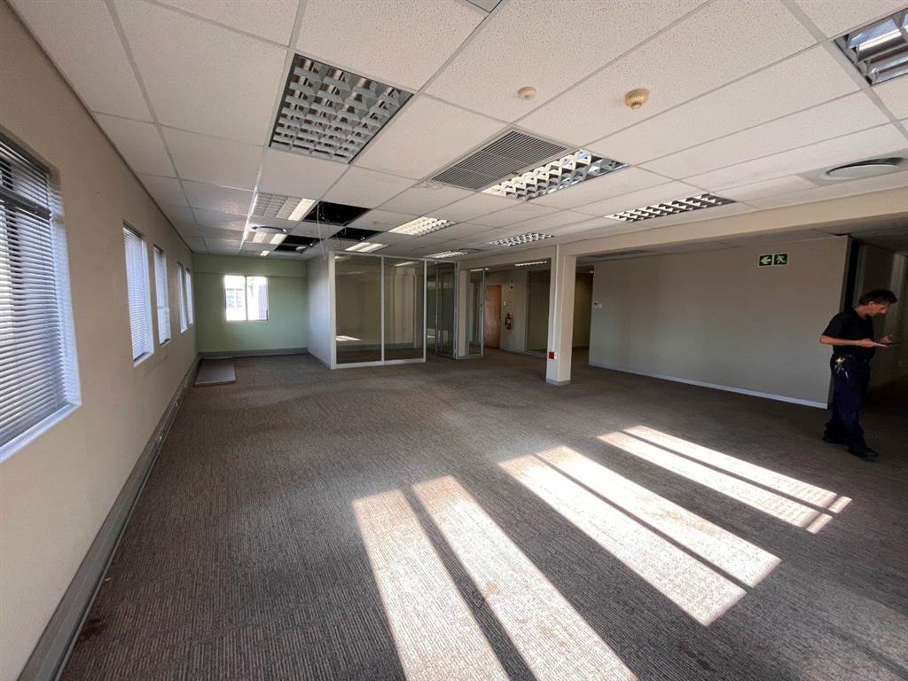 370  m² Commercial space in Greenacres photo number 11