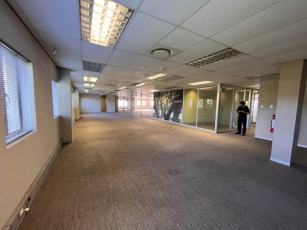 370  m² Commercial space in Greenacres photo number 19