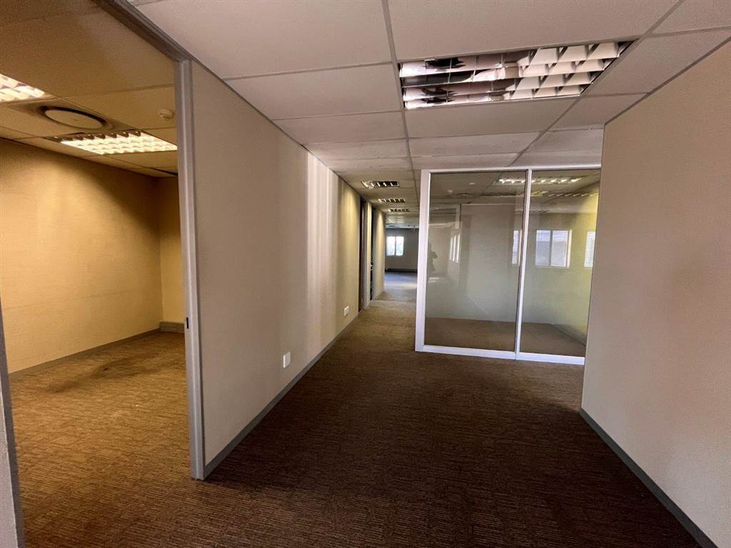 370  m² Commercial space in Greenacres photo number 14