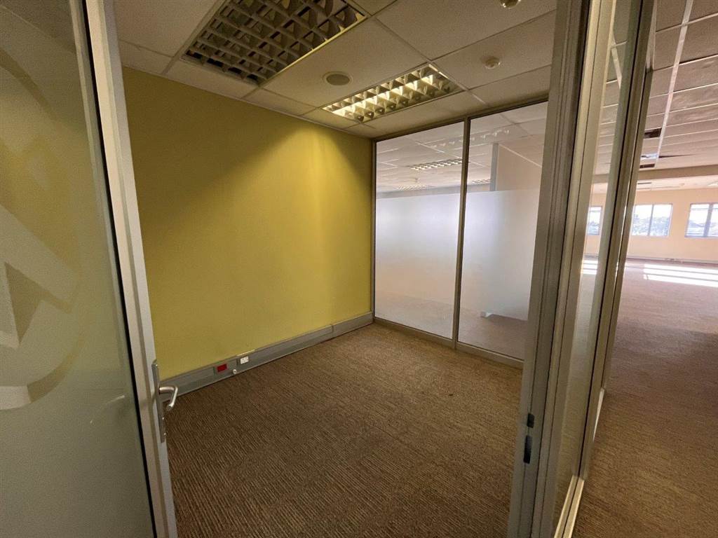 370  m² Commercial space in Greenacres photo number 17