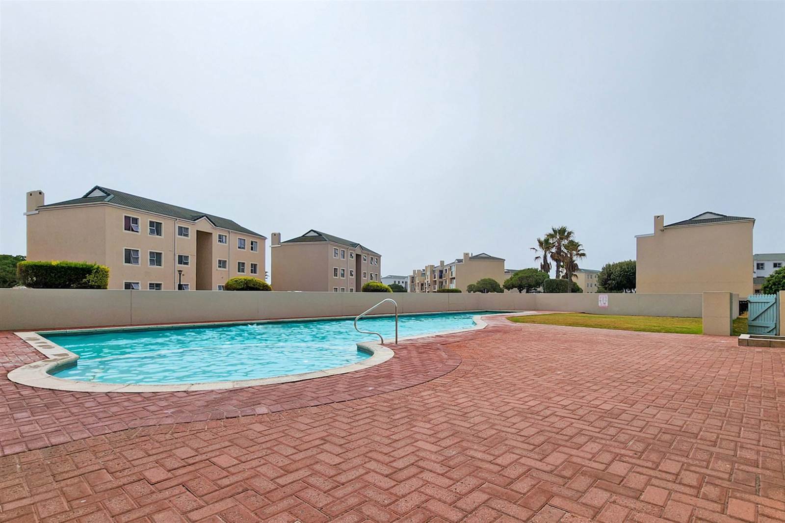 2 Bed Apartment in Bloubergstrand photo number 26
