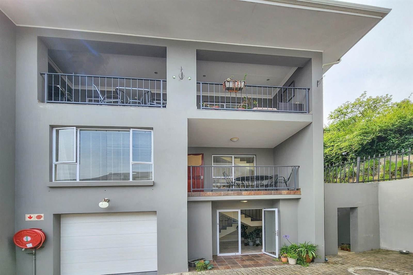 3 Bed Townhouse in Knysna Central photo number 7