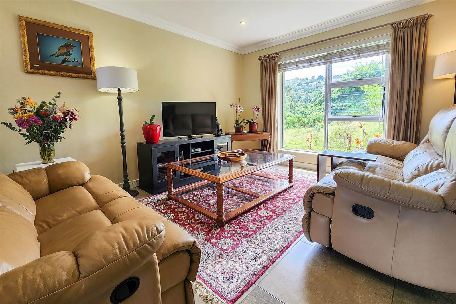 3 Bed Townhouse in Knysna Central photo number 3