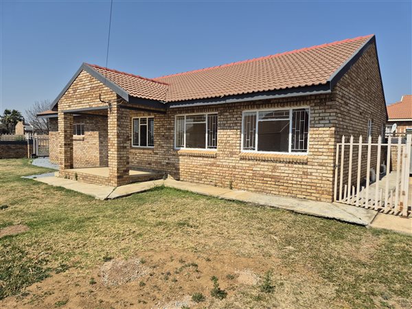 3 Bedroom House 3 Bedroom House