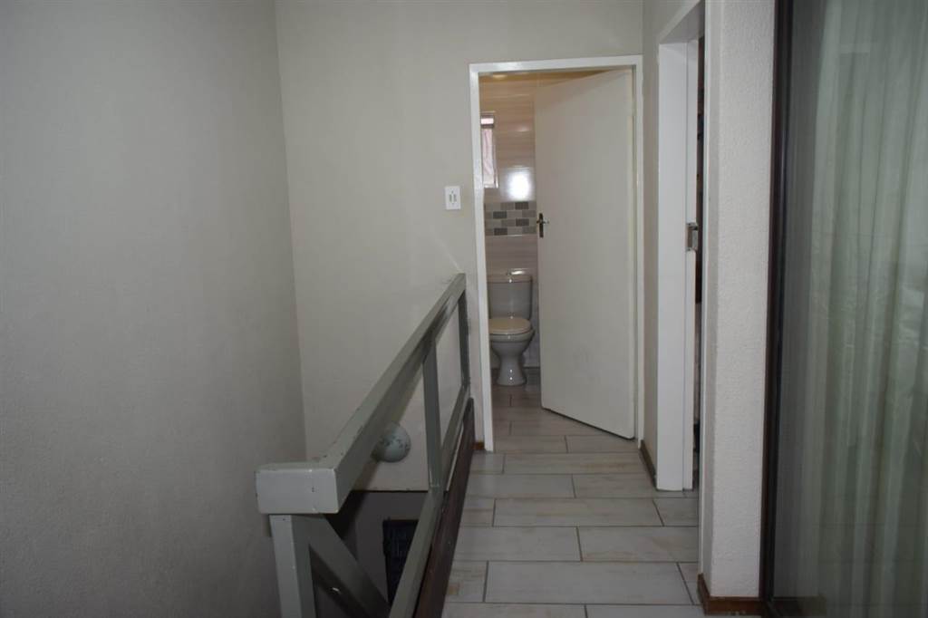 3 Bed Townhouse in Heidelberg Central photo number 16