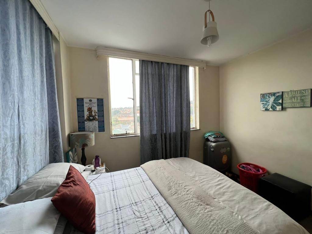 2 Bed Apartment in Bulwer photo number 5