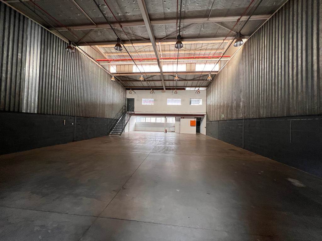549  m² Industrial space in Selby photo number 1