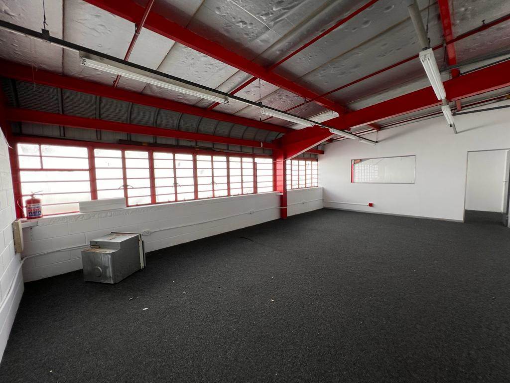 549  m² Industrial space in Selby photo number 9